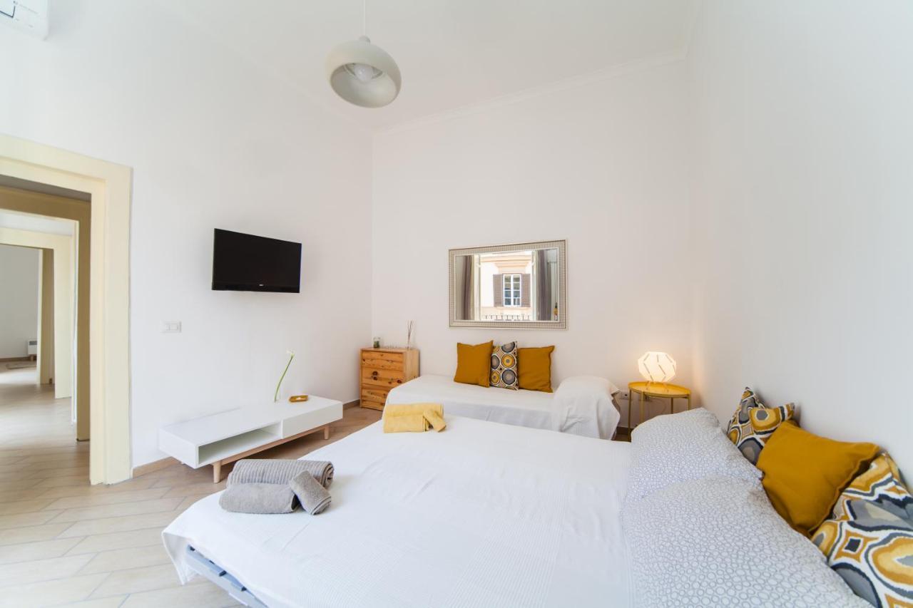 Napoli Centro Suite - Duomo Apartment المظهر الخارجي الصورة