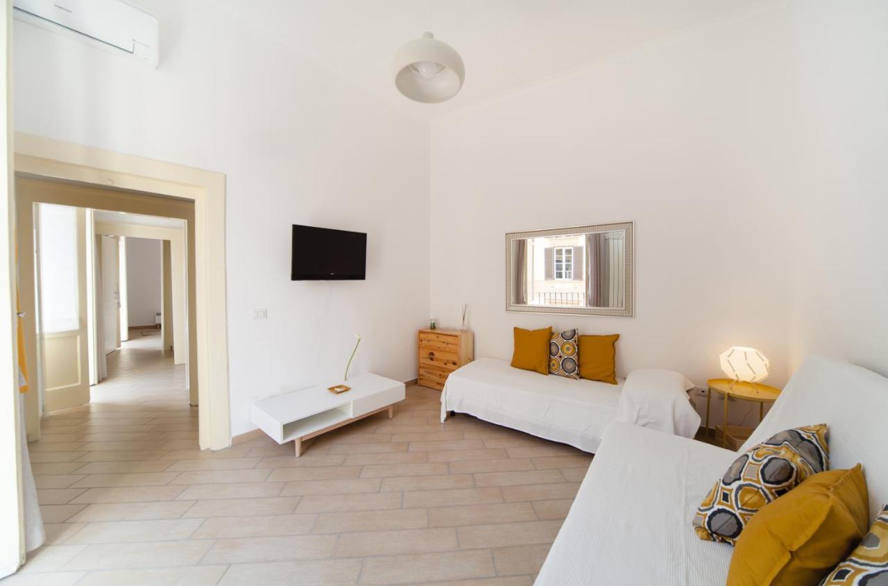 Napoli Centro Suite - Duomo Apartment المظهر الخارجي الصورة