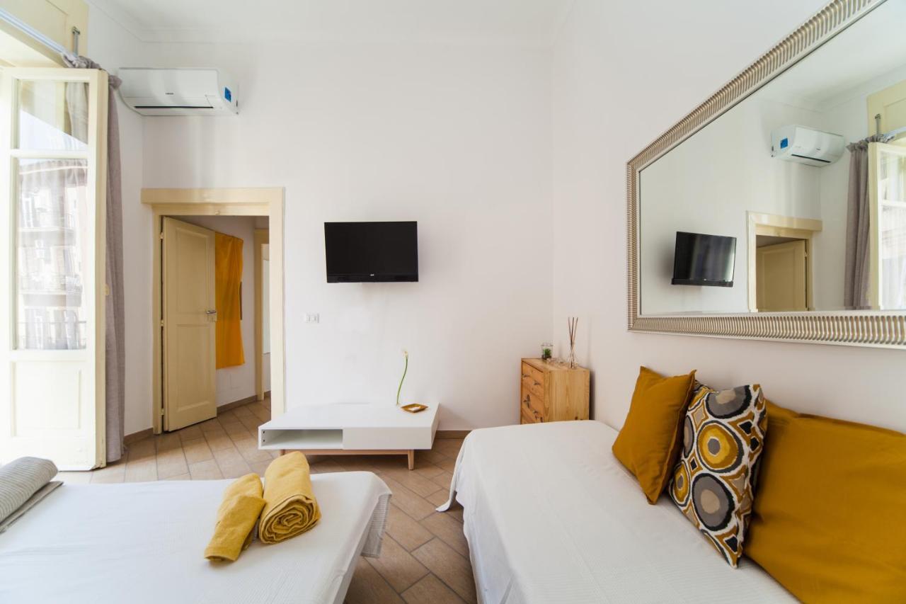 Napoli Centro Suite - Duomo Apartment المظهر الخارجي الصورة