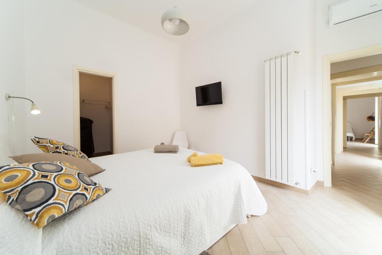 Napoli Centro Suite - Duomo Apartment المظهر الخارجي الصورة