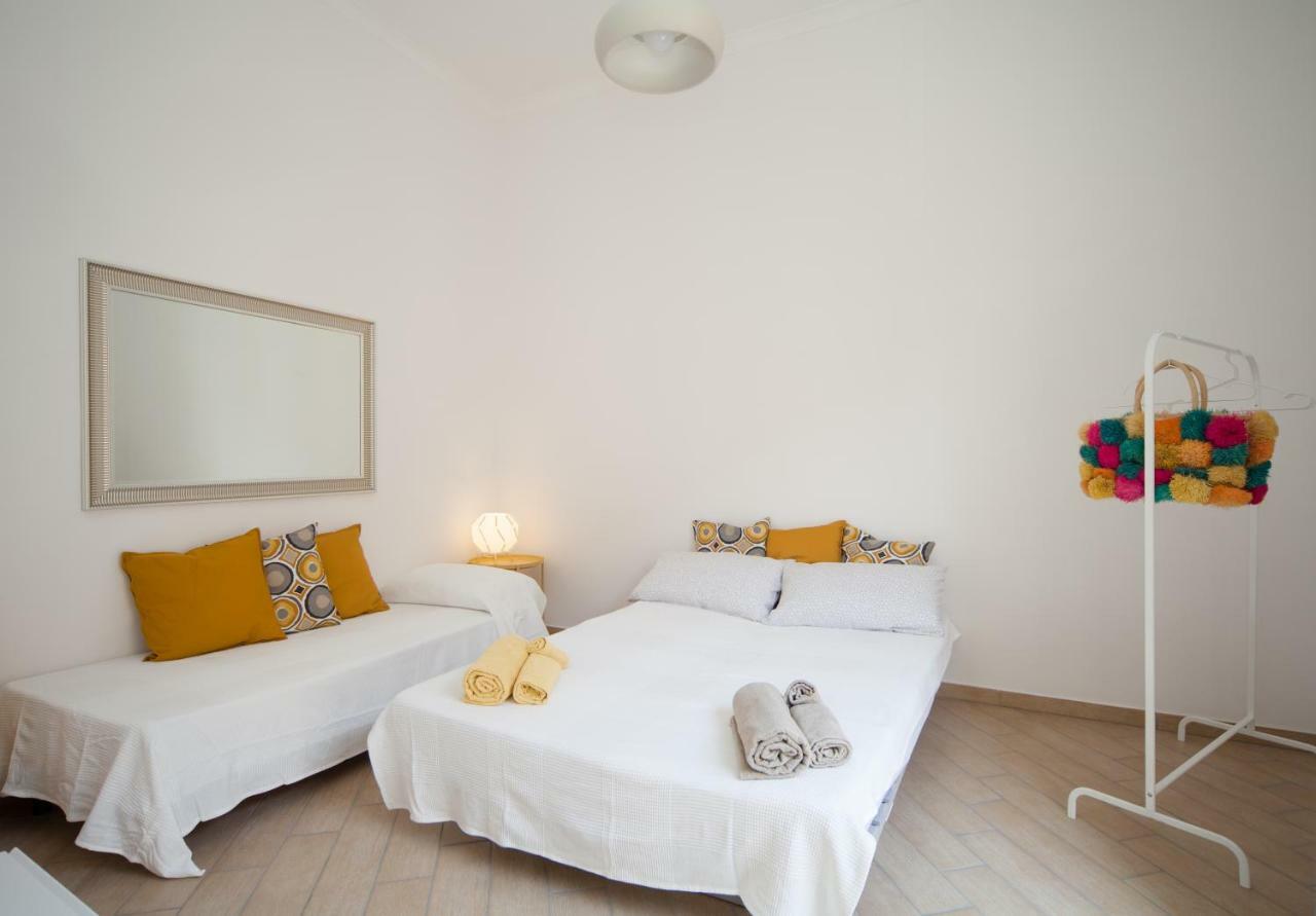 Napoli Centro Suite - Duomo Apartment المظهر الخارجي الصورة