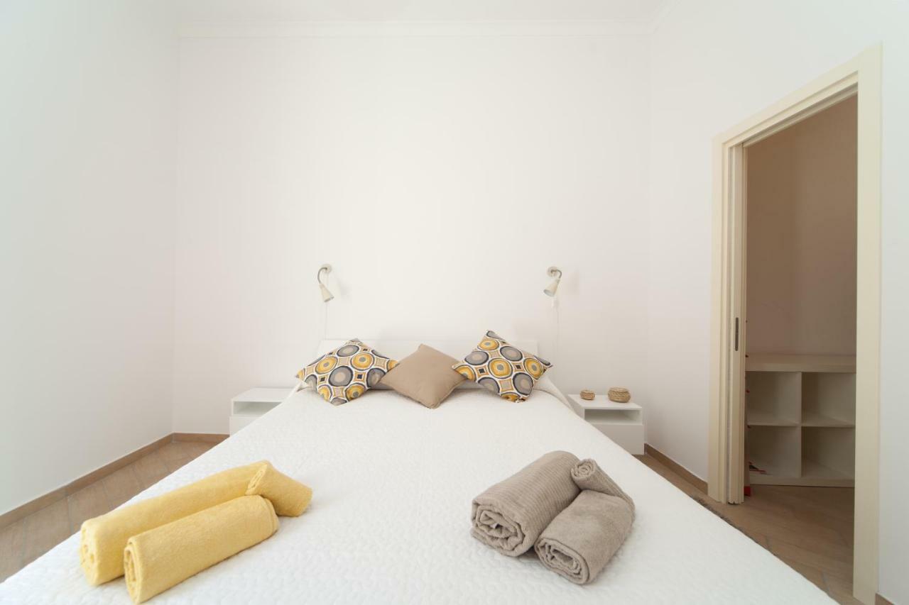 Napoli Centro Suite - Duomo Apartment المظهر الخارجي الصورة
