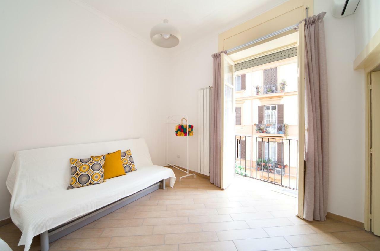 Napoli Centro Suite - Duomo Apartment المظهر الخارجي الصورة